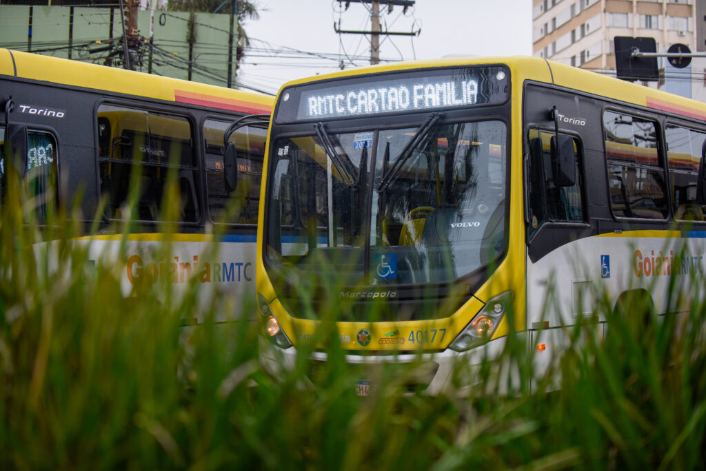 Imagem Ilustrando a Notícia: Confira a programação do transporte coletivo para o feriado da padroeira de Goiânia