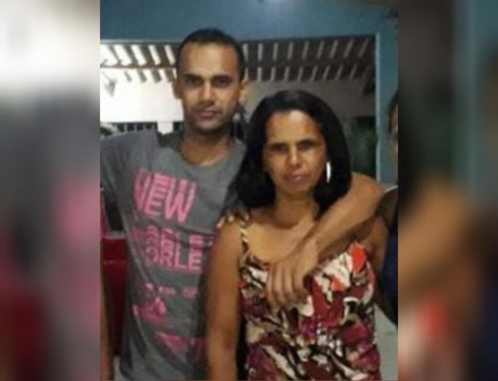 Imagem Ilustrando a Notícia: Idoso mata mulher e filho por causa de latido de cachorro em Goiás 