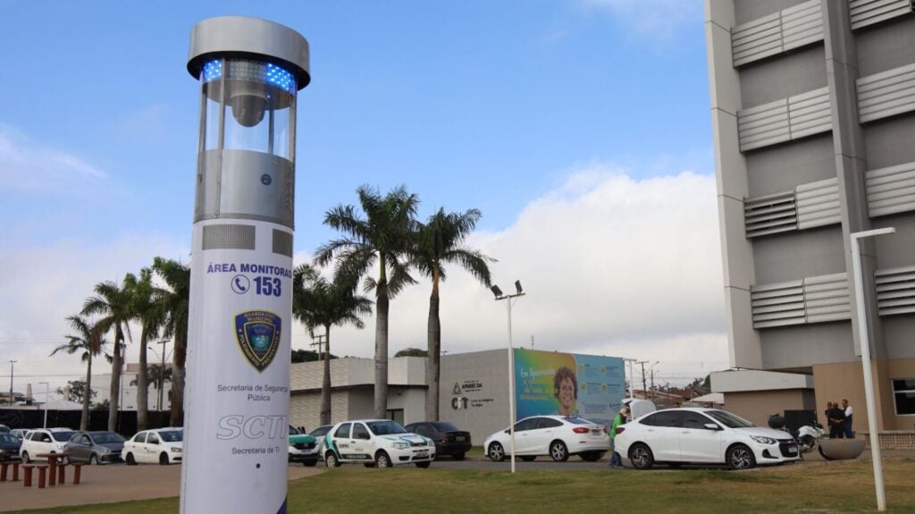 Imagem Ilustrando a Notícia: Aparecida de Goiânia instala totens de segurança para chamados de emergência