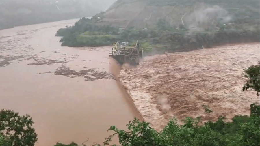 Imagem Ilustrando a Notícia: Temporal catastrófico causa rompimento parcial de barragem no Rio Grande do Sul