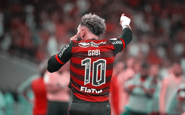Imagem Ilustrando a Notícia: “História”: o que Gabigol disse sobre ter perdido a camisa 10 do Flamengo