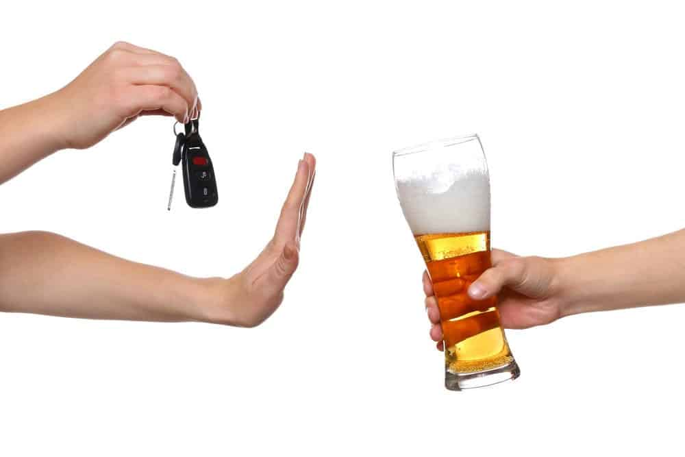 Imagem Ilustrando a Notícia: Prefeitura de Goiânia realiza ação em bar para conscientizar condutores sobre álcool e direção