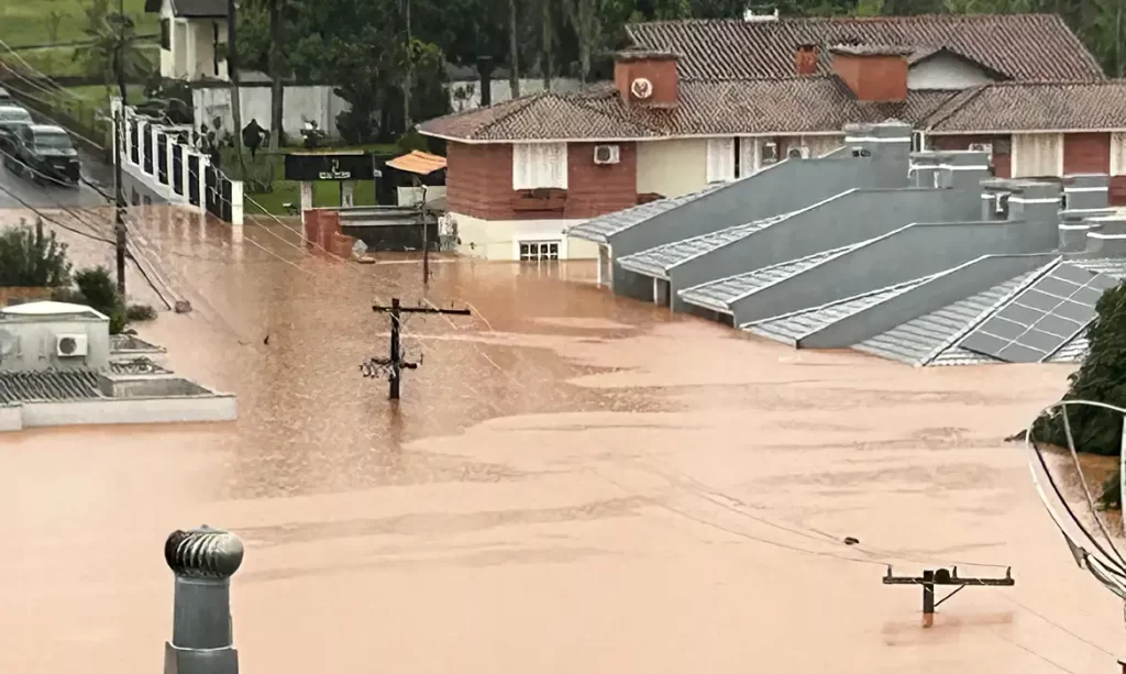 Imagem Ilustrando a Notícia: Mais de 78% dos municípios gaúchos foram impactados pelas chuvas