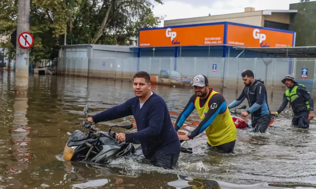 Imagem Ilustrando a Notícia: Nível do Guaíba cai 17 cm em Porto Alegre e segue baixando