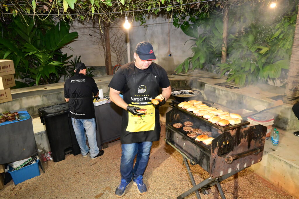 Imagem Ilustrando a Notícia: Festival Burger Time movimenta economia e turismo em Goiás