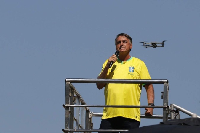 Imagem Ilustrando a Notícia: Bolsonaro visita Goiás de olho em eleições municipais
