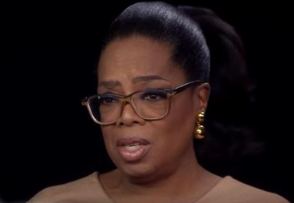 Imagem Ilustrando a Notícia: Oprah Winfrey é internada por problema gastrointestinal