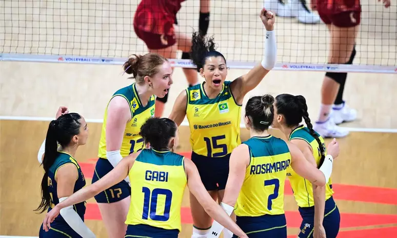 Imagem Ilustrando a Notícia: Seleção Brasileira feminina vence Tailândia e mantém invencibilidade na VNL