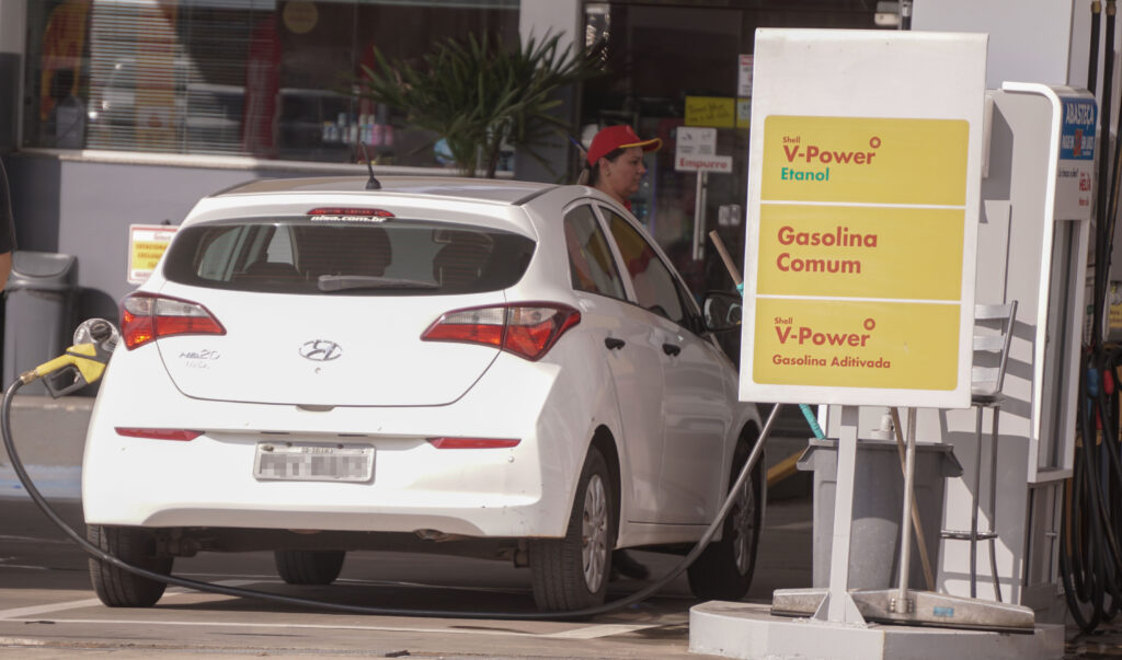 Imagem Ilustrando a Notícia: Nova MP pode aumentar preços da gasolina e reduzir faturamento empresarial