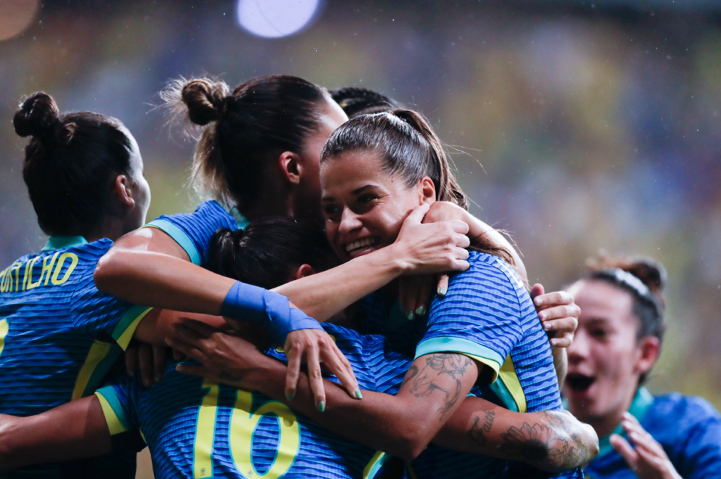 Imagem Ilustrando a Notícia: Seleção brasileira feminina repete goleada contra Jamaica