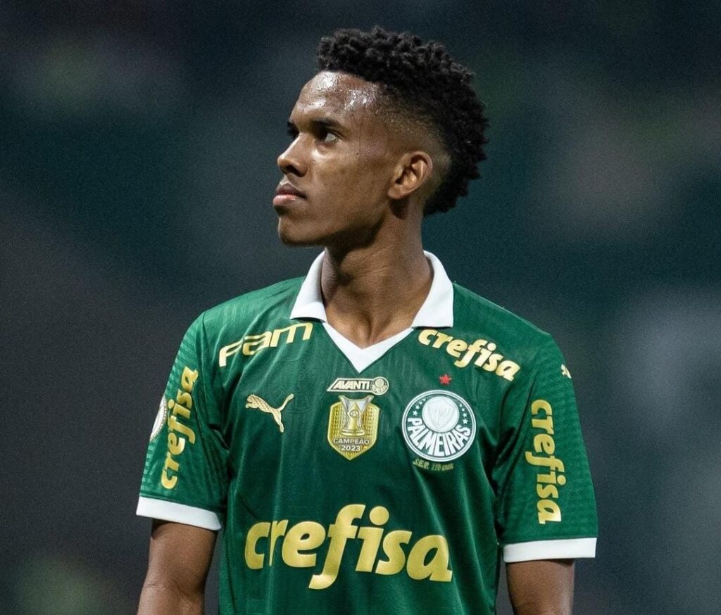 Imagem Ilustrando a Notícia: Palmeiras concretiza venda de Estêvão para o Chelsea