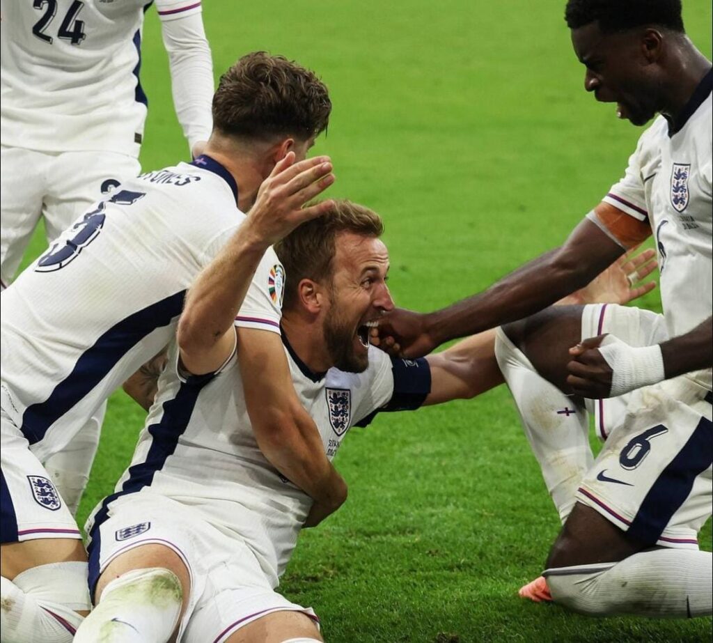 Imagem Ilustrando a Notícia: Inglaterra elimina Eslováquia nas oitavas de final da Euro