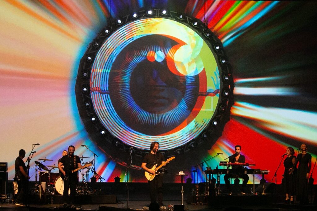 Imagem Ilustrando a Notícia: Atom Pink Floyd faz show em Goiânia com turnê Echoes