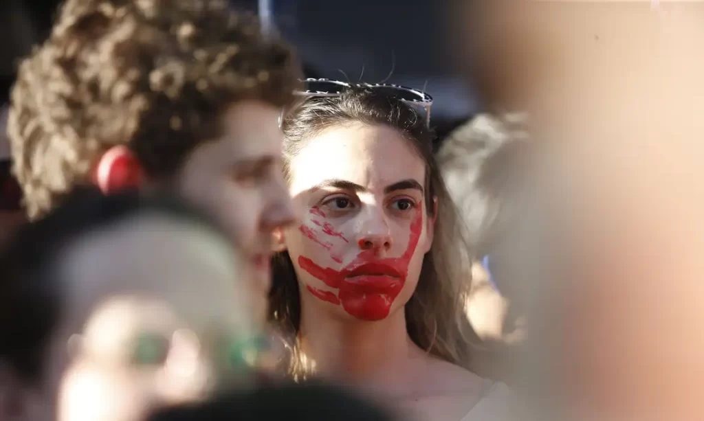 Imagem Ilustrando a Notícia: Avenida Paulista volta a ser palco de protesto contra PL do Aborto
