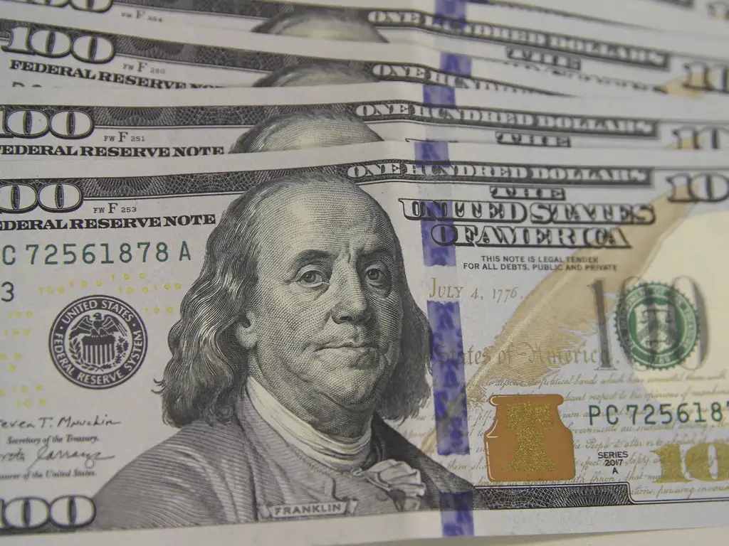 Imagem Ilustrando a Notícia: Dólar sobe pela segunda vez seguida e atinge maior nível em um ano e meio