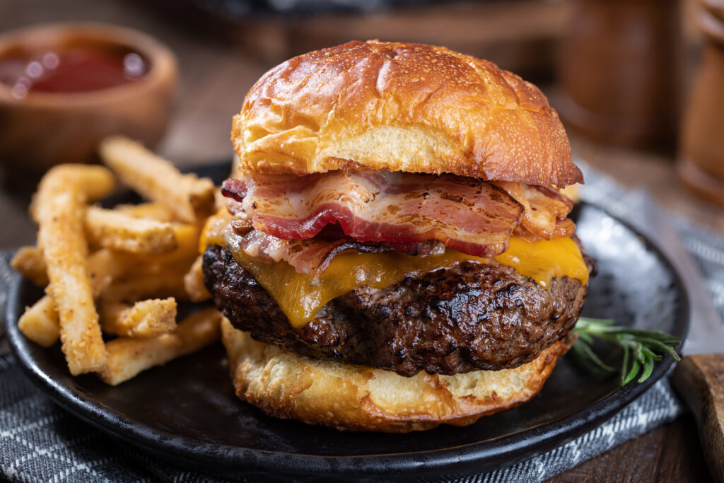 Imagem Ilustrando a Notícia: Festival Burger Time volta à Goiânia para eleger o melhor hambúrguer do estado
