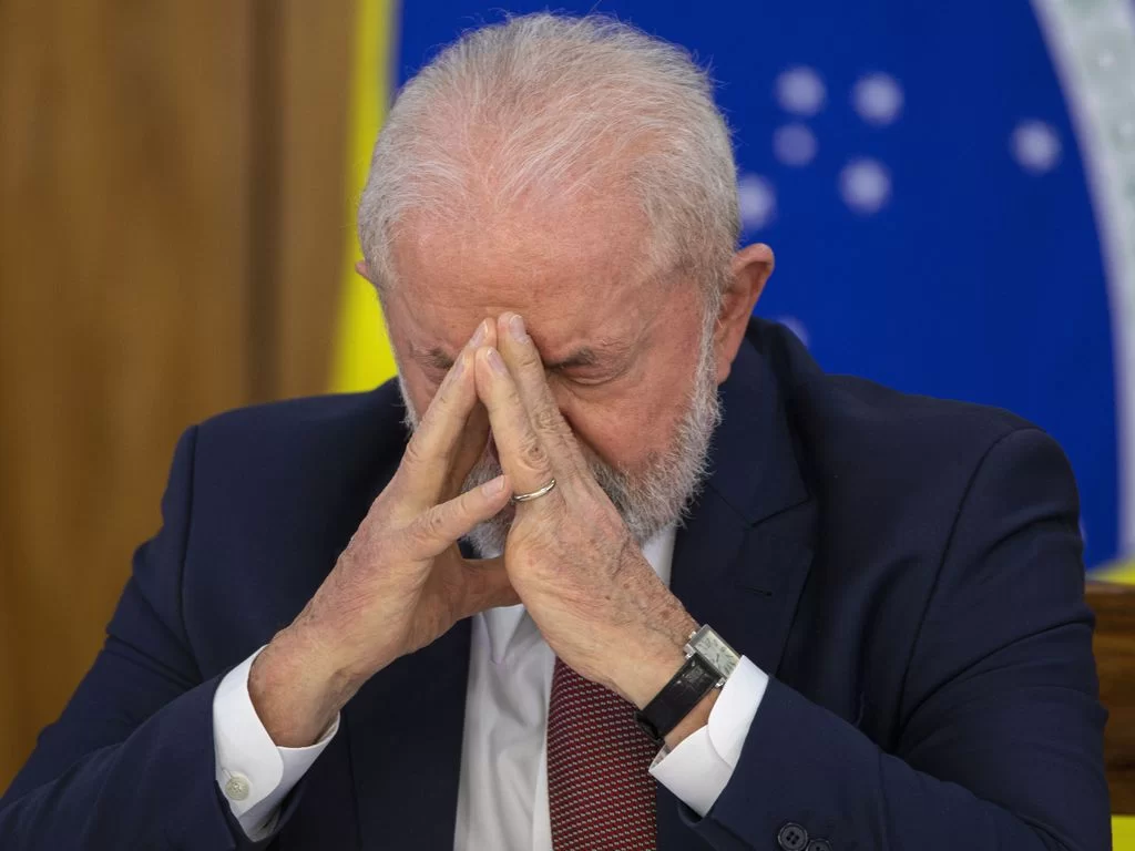 Imagem Ilustrando a Notícia: Governo Lula se silencia em meio ao avanço de pautas de costumes