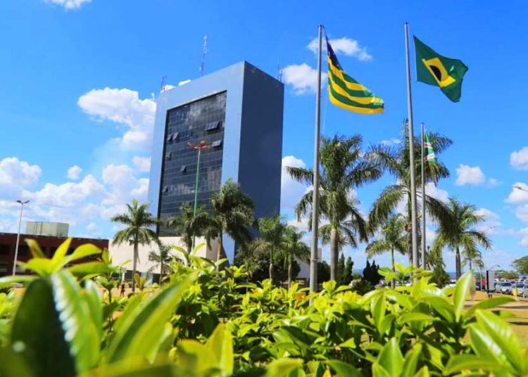Imagem Ilustrando a Notícia: Prefeitura de Goiânia elimina processos físicos de remissão de dívidas