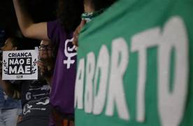 Imagem Ilustrando a Notícia: Pesquisa aponta que 71% dos brasileiros são contra PL do aborto