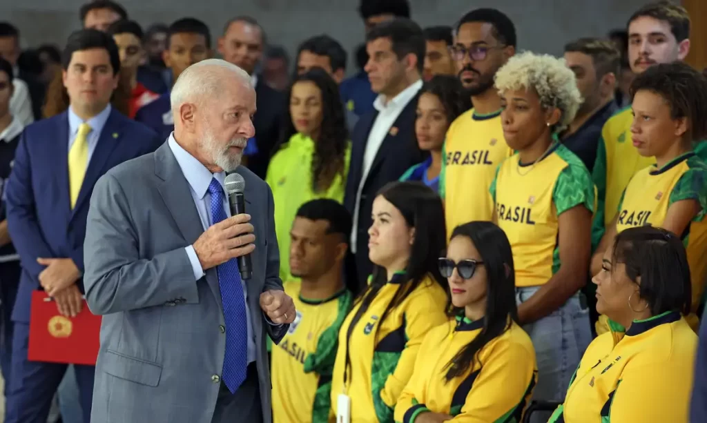 Imagem Ilustrando a Notícia: Lula decreta reajuste de 10,86% na Bolsa Atleta