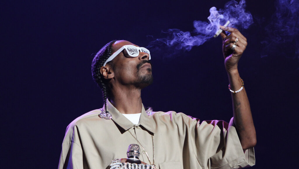 Imagem Ilustrando a Notícia: Snoop Dogg será o último a carregar tocha olímpica em Paris