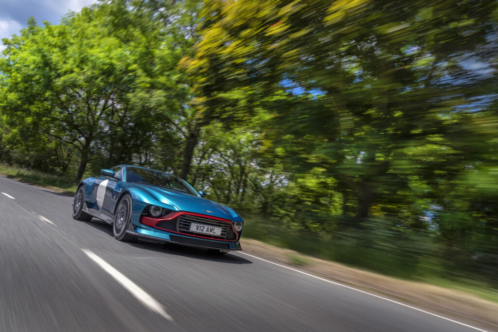 Imagem Ilustrando a Notícia: Aston Martin acelera no Goodwood Festival of Speed