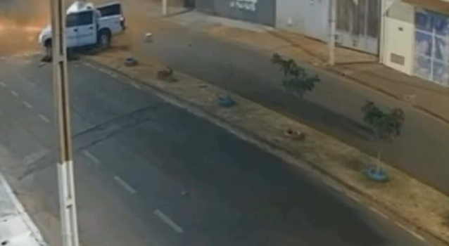Imagem Ilustrando a Notícia: Mulher morre após carro colidir com Palmeira, em Itumbiara