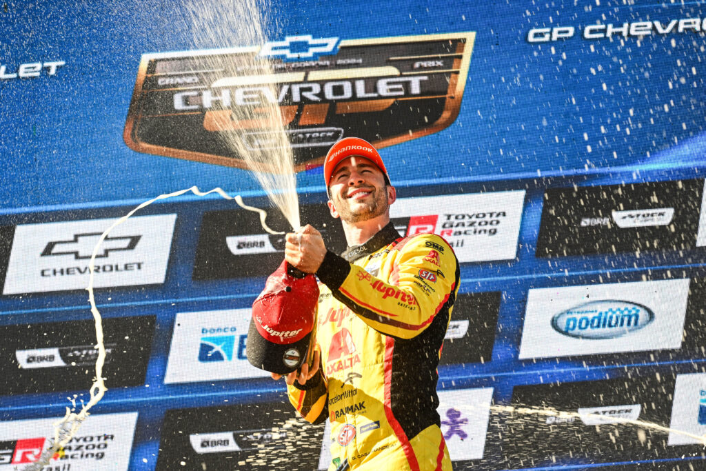 Imagem Ilustrando a Notícia: Casagrande vence GP Chevrolet dos 50 anos do Autódromo de Goiânia
