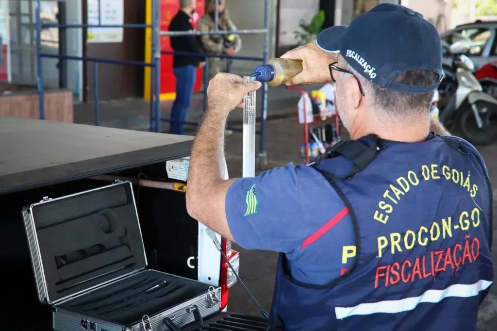 Imagem Ilustrando a Notícia: Operação combate crimes em postos de combustíveis em Goiás