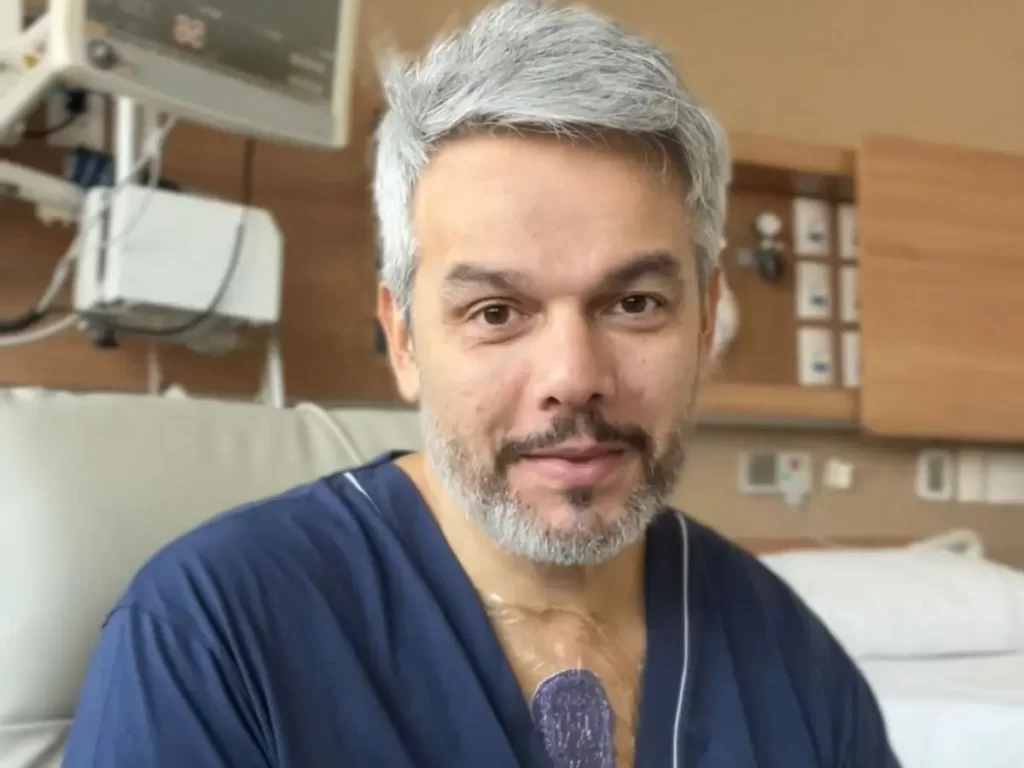 Imagem Ilustrando a Notícia: Otaviano Costa passa por cirurgia e faz alerta ao público