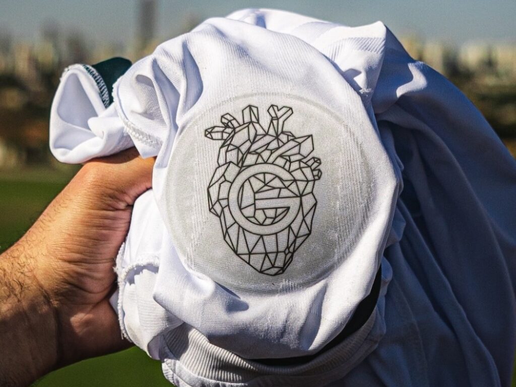 Imagem Ilustrando a Notícia: Goiás apresenta o seu novo uniforme reserva para o restante da temporada