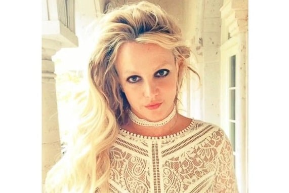Imagem Ilustrando a Notícia: Britney Spears comemora solteirice de forma inusitada