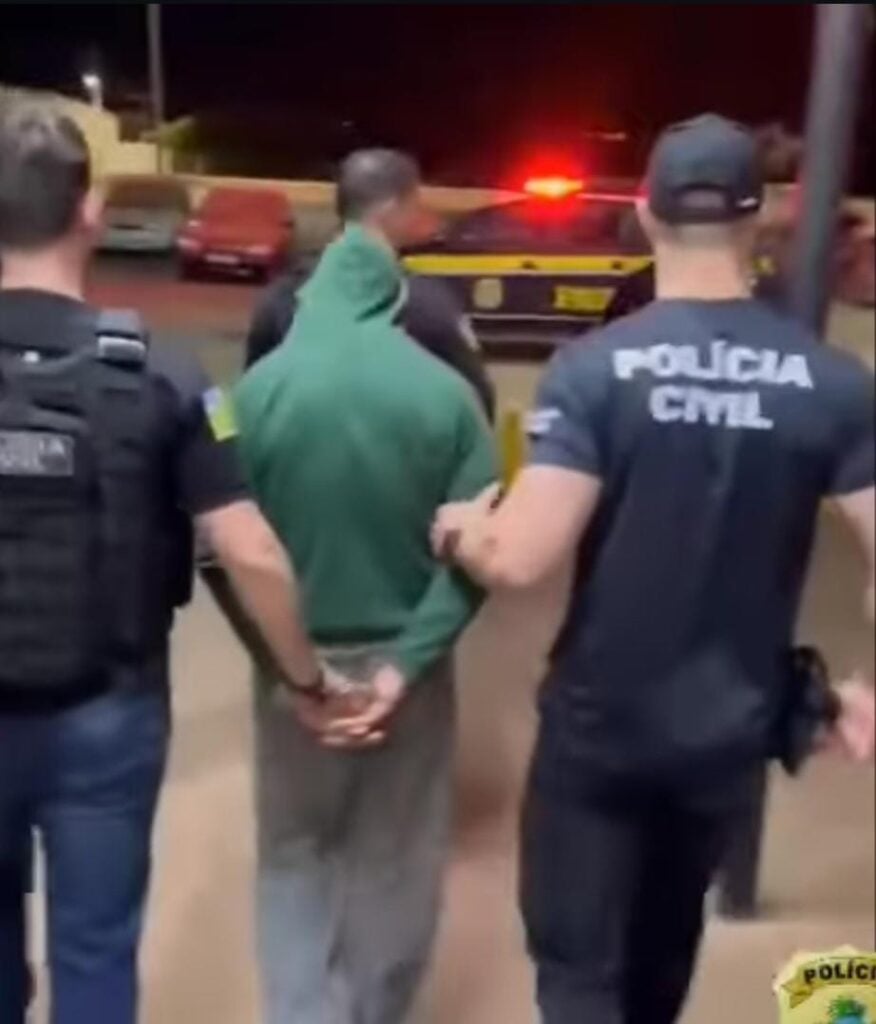 Imagem Ilustrando a Notícia: Homem mata companheira a facadas na frente da enteada em Goiás