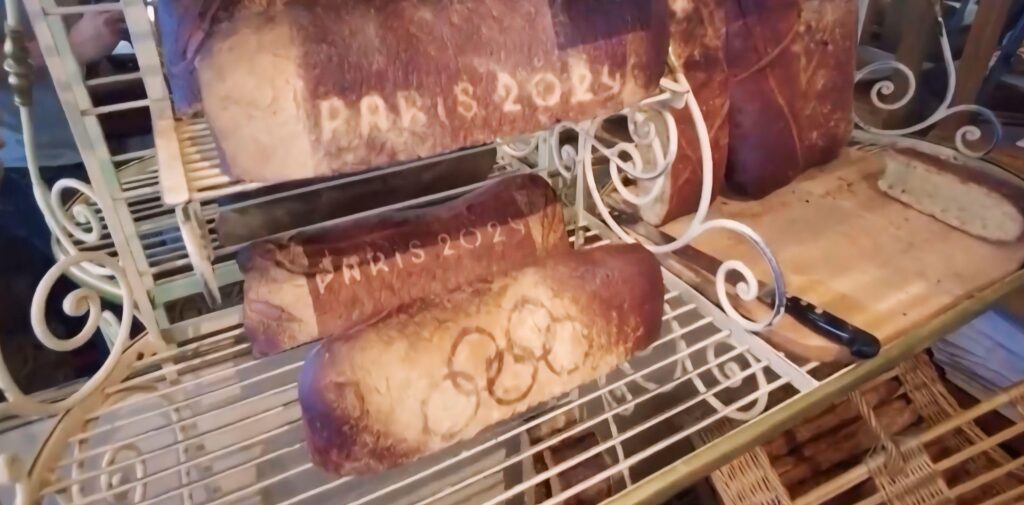Imagem Ilustrando a Notícia: Padaria produz pão de 7kg em homenagem aos Jogos Olímpicos