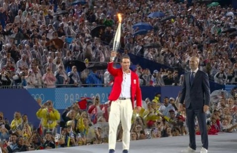Imagem Ilustrando a Notícia: Zidane e Rafael Nadal participaram da cerimônia de abertura das Olimpíadas