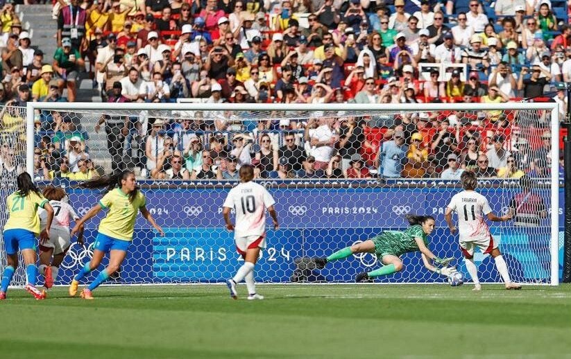 Imagem Ilustrando a Notícia: Meninas do Brasil toma dois gols no fim da partida e perde para o Japão