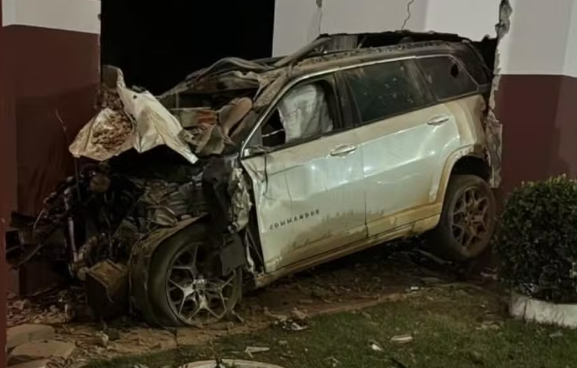 Imagem Ilustrando a Notícia: Motorista morre após colidir contra portal de entrada de Santa Tereza de Goiás