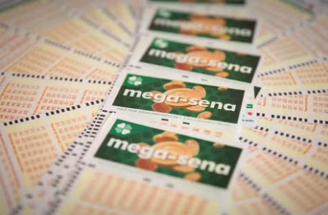 Imagem Ilustrando a Notícia: Mega-Sena pode pagar R$ 100 milhões nesta terça-feira