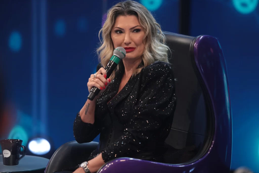 Imagem Ilustrando a Notícia: Antônia Fontenelle critica Iza após traição e questiona escolhas da cantora