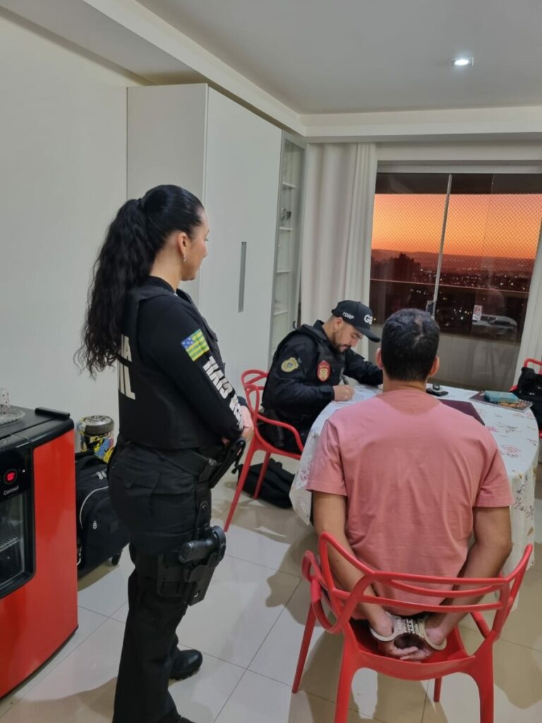 Imagem Ilustrando a Notícia: Supervisor comercial é preso por desviar R$ 1,5 milhão de multinacional em Goiânia