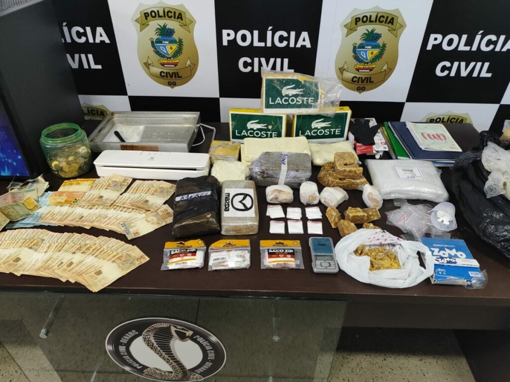 Imagem Ilustrando a Notícia: Homem é preso suspeito de comandar laboratório de drogas sintéticas em Goiânia