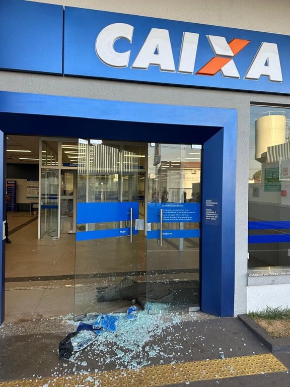 Imagem Ilustrando a Notícia: Alarme de segurança impede furto em agência da Caixa; suspeito preso