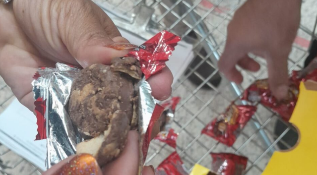 Imagem Ilustrando a Notícia: Cliente compra bombons com larvas em mercado de Senador Canedo