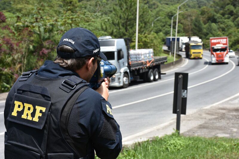 Imagem Ilustrando a Notícia: PRF registra redução em mais de 50% das mortes nas rodovias