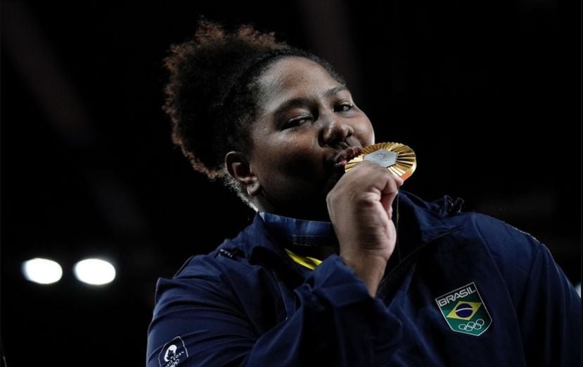 Imagem Ilustrando a Notícia: Beatriz Souza conquista o primeiro ouro do Brasil nas Olimpíadas
