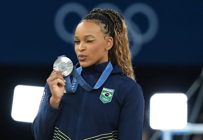 Imagem Ilustrando a Notícia: Rebeca iguala recorde de medalhas olímpicas de um brasileiro