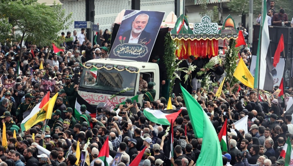 Imagem Ilustrando a Notícia: Funeral do chefe do Hamas com promessas de vingança contra Israel