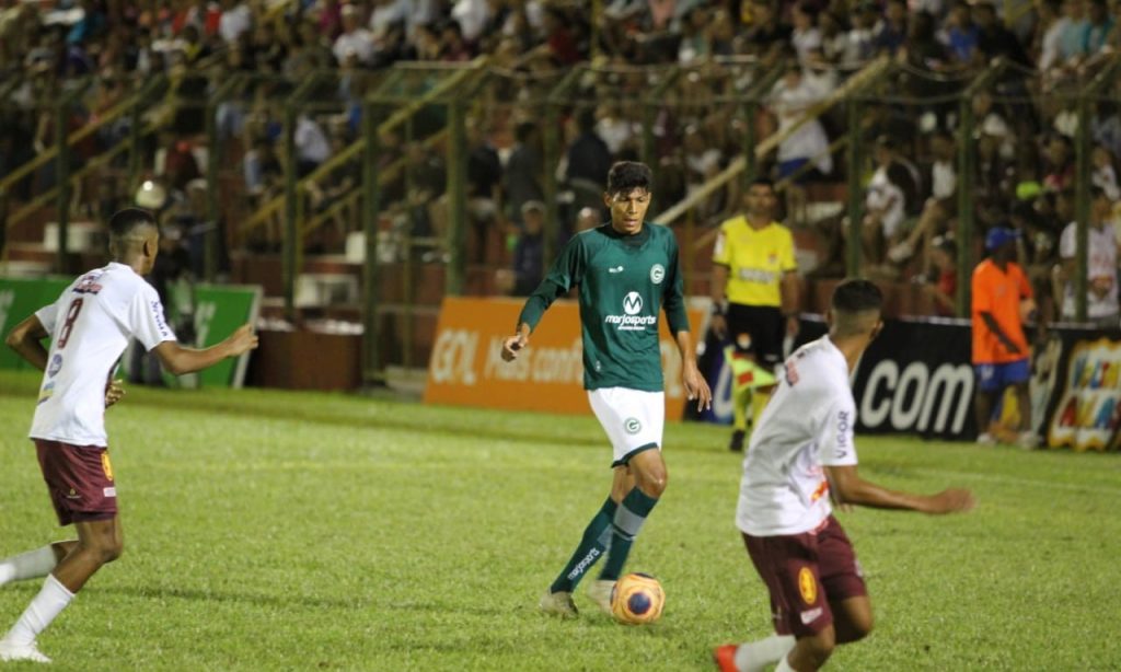 Imagem Ilustrando a Notícia: Goiás empate sem gols com Sertãozinho e se classifica para a próxima fase