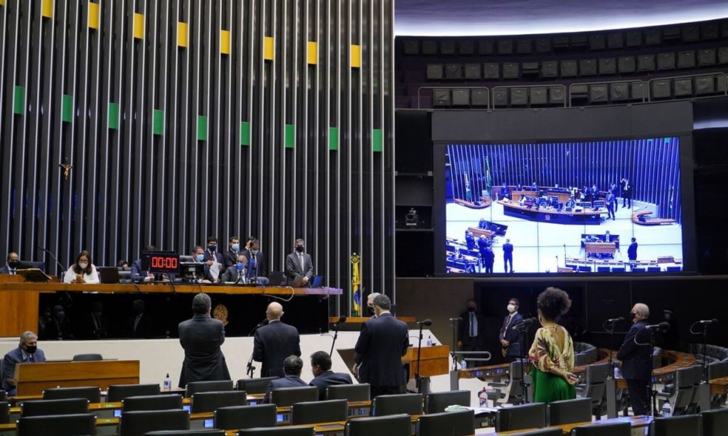 Imagem Ilustrando a Notícia: Câmara inicia sessão para votar PEC Emergencial em segundo turno