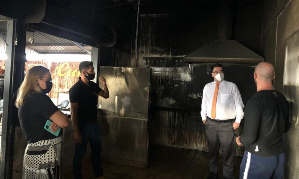 Imagem Ilustrando a Notícia: Após incêndio, Cumpadi Bar em Goiânia recebe apoio do Governo de Goiás para reabertura